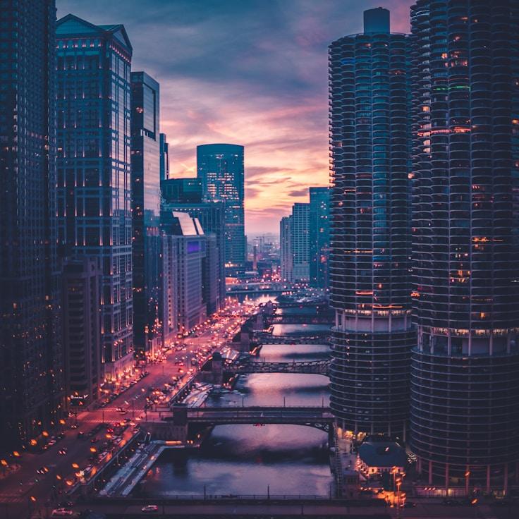 Parents evaluating schools in Germany